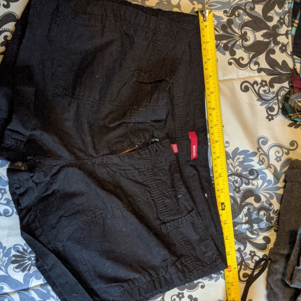Black bongo shorts